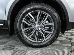 Geely  5