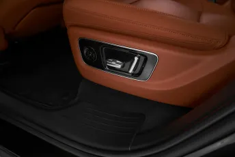 Li Auto (Lixiang)  17