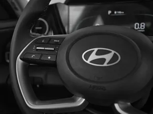 Hyundai  12