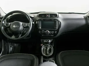 Kia  11