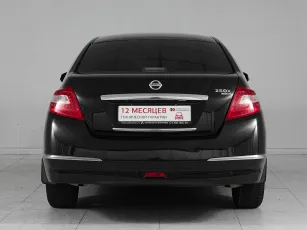 Nissan  5