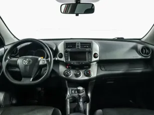 Toyota  8