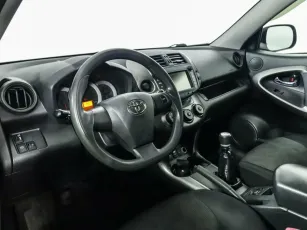 Toyota  9