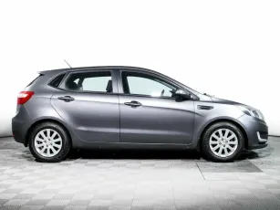 Kia  4