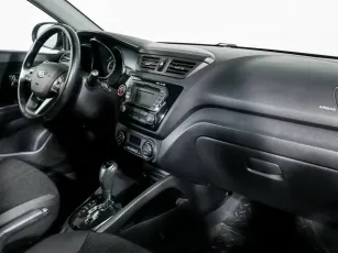 Kia  8