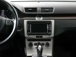 Volkswagen  8