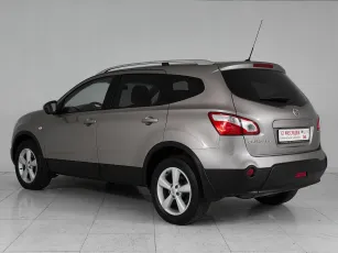 Nissan  5