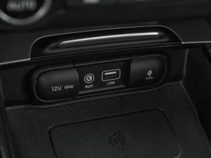 Kia  23