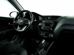 Kia  8