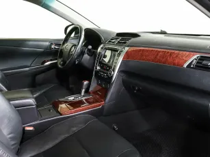 Toyota  8