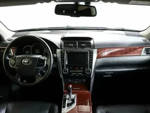 Toyota  9