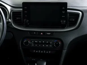 Kia  14