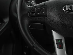 Kia  11