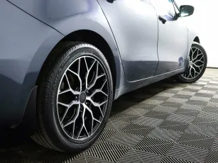 Kia  9
