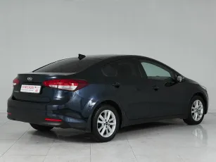Kia  6