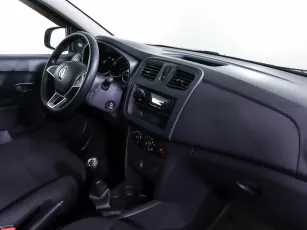 Renault  8
