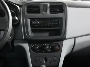 Renault  9