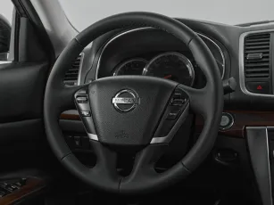 Nissan  10