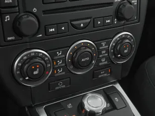 Land Rover  17