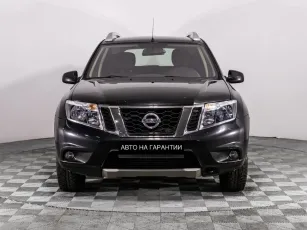 Nissan  2