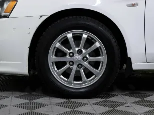 Mitsubishi  8