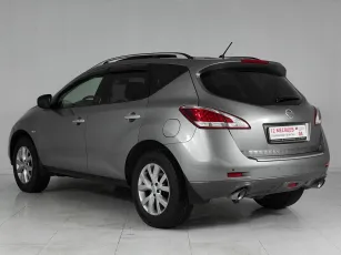 Nissan  4