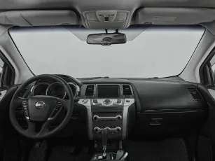 Nissan  9