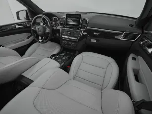 Mercedes-Benz  10