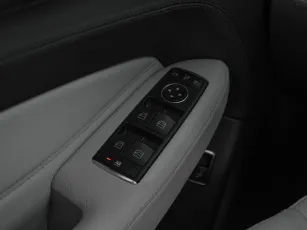 Mercedes-Benz  17