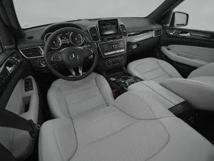 Mercedes-Benz  8