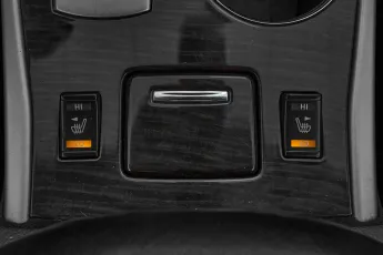 Nissan  18