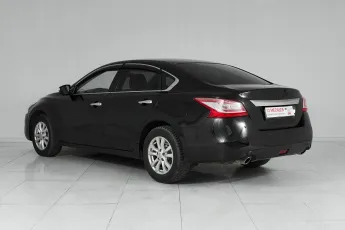 Nissan  4