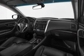 Nissan  9