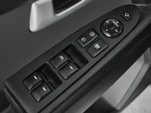 Kia  11