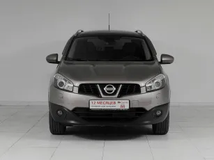 Nissan  2