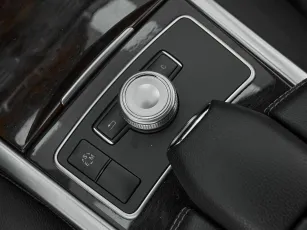 Mercedes-Benz  19