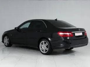 Mercedes-Benz  4