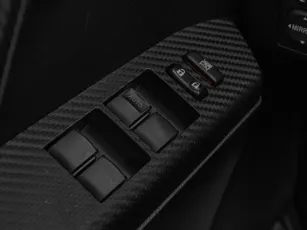 Toyota  16