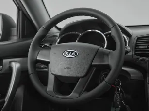 Kia  10