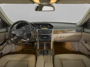 Mercedes-Benz  8