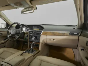 Mercedes-Benz  9