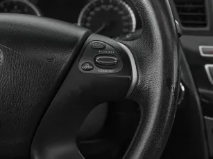 Infiniti  12