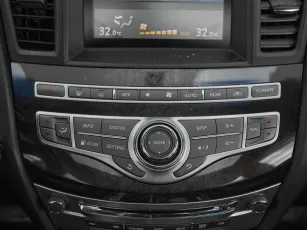 Infiniti  17