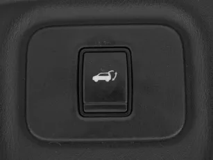 Infiniti  25