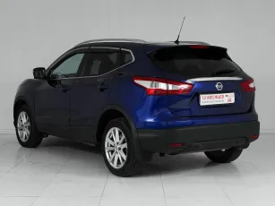 Nissan  4