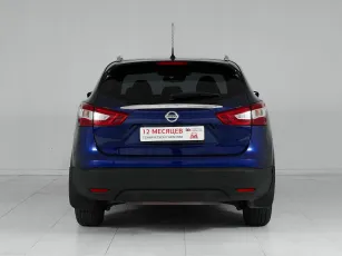 Nissan  5