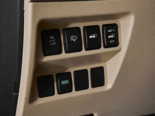 Nissan  17