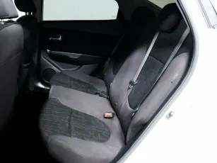 Kia  10