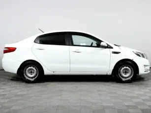 Kia  4