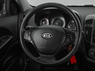 Kia  10